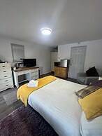 Pinewood Lodge