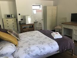 Pinewood Lodge