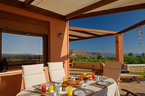 Cretan Vineyard Hill Villa Private Pool, Panoramic View, Beautiful Vin