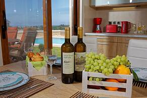 Cretan Vineyard Hill Villa Private Pool, Panoramic View, Beautiful Vin