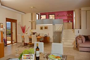 Cretan Vineyard Hill Villa Private Pool, Panoramic View, Beautiful Vin