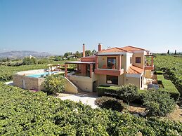Cretan Vineyard Hill Villa Private Pool, Panoramic View, Beautiful Vin