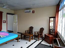 Kandyan Holiday Center