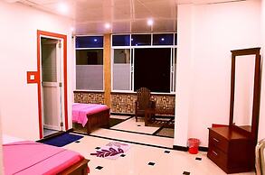 Kandyan Holiday Center