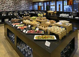 Deventure Sarovar Portico Kapashera