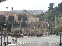 Al 325 rooms ai Fori