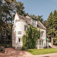Douneside House