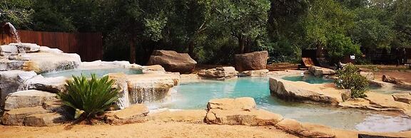 Boulders Safari Lodge