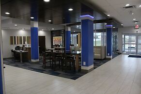 Holiday Inn Express & Suites Milledgeville by IHG