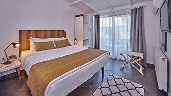 Maya Bistro Hotel Beach