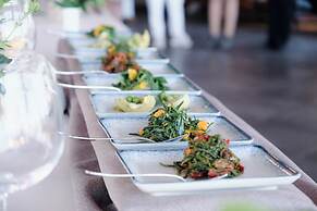 Maya Bistro Hotel Beach