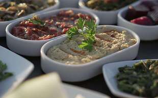 Maya Bistro Hotel Beach