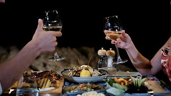 Maya Bistro Hotel Beach