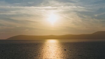 Maya Bistro Hotel Beach