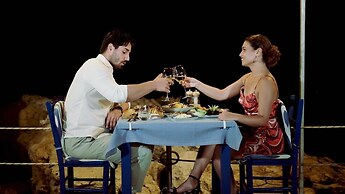 Maya Bistro Hotel Beach