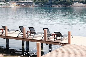 Maya Bistro Hotel Beach