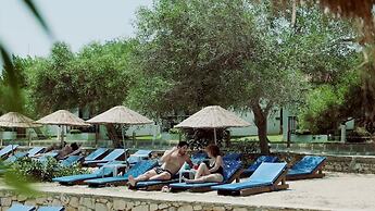 Maya Bistro Hotel Beach