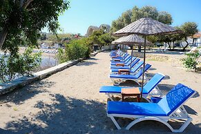 Maya Bistro Hotel Beach