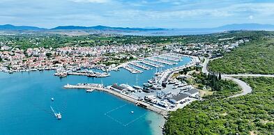 Maya Bistro Hotel Beach