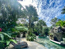Paradise Hot Springs Thermal Resort
