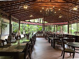 Paradise Hot Springs Thermal Resort