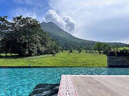 Paradise Hot Springs Thermal Resort