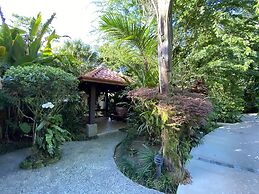 Paradise Hot Springs Thermal Resort