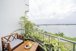 Serene Riverside Hotel Hoi An