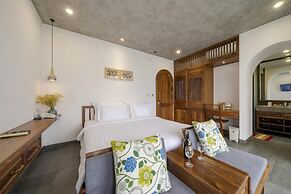 Serene Riverside Hotel Hoi An