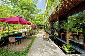 Serene Riverside Hotel Hoi An