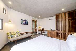 Serene Riverside Hotel Hoi An