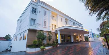 Hotel Ganpat Grand, Palani