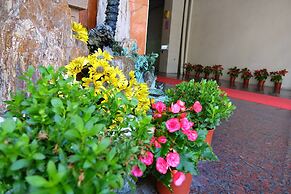 East Commercial Affairs Hotel