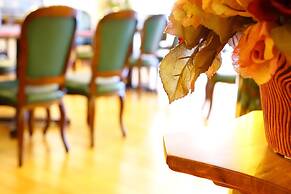 East Commercial Affairs Hotel