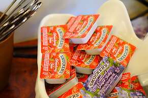 East Commercial Affairs Hotel