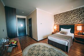 Damas International Hotel