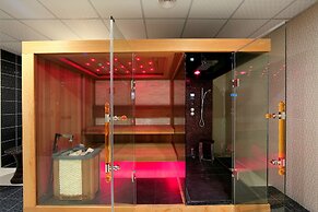 Damas International Hotel