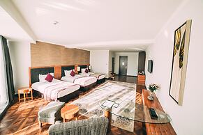 Damas International Hotel