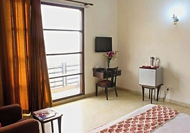 Hotel Jashn Inn near Apollo Hospital, Delhi