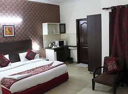 Hotel Jashn Inn near Apollo Hospital, Delhi