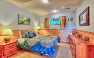 The Cedar Field Vacation House