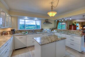 The Cedar Field Vacation House