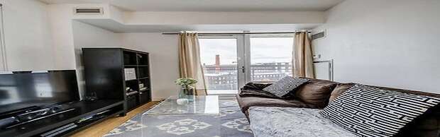 Clean and Cozy Liberty Village