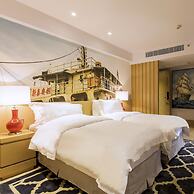 Caravel Hotel
