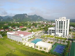 Muong Thanh Holiday Con Cuong