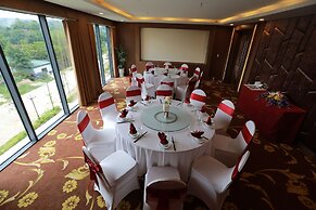 Muong Thanh Holiday Con Cuong