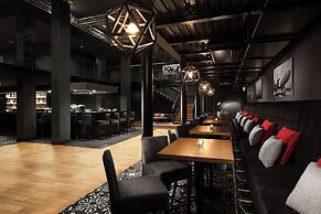Heron Live Hotel