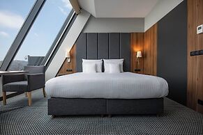 Heron Live Hotel