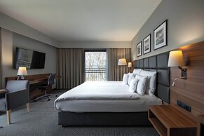 Heron Live Hotel