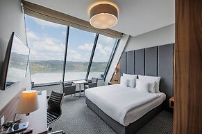 Heron Live Hotel